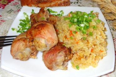 Baked Chicken Drumsticks with Aromatic Rice Pilaf