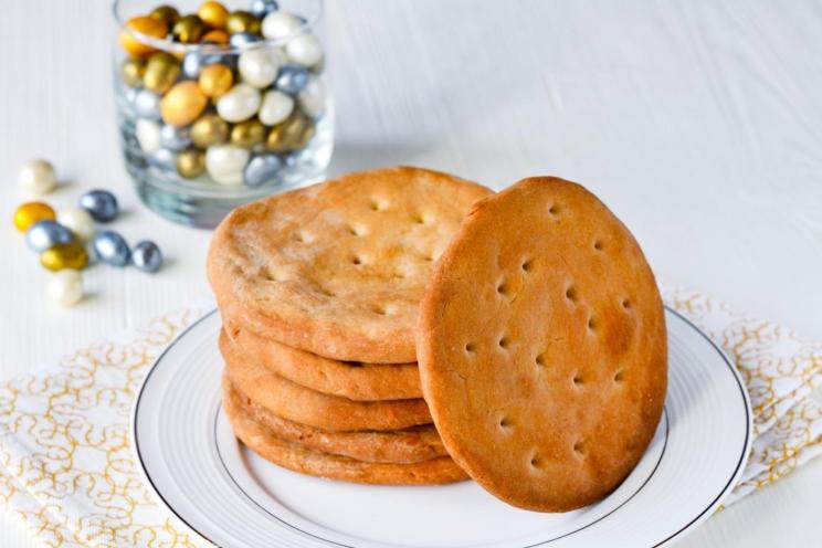 Easy Sour Cream Butter Cakes