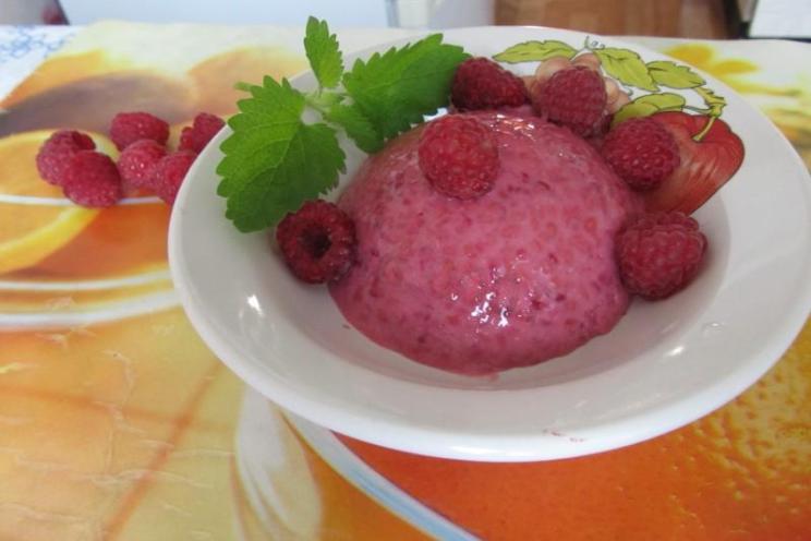 Summer Raspberry Cream Delight