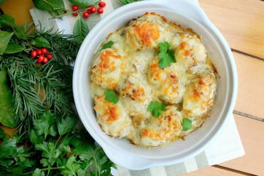 Cheesy Baked Potatoes with Mayonnaise