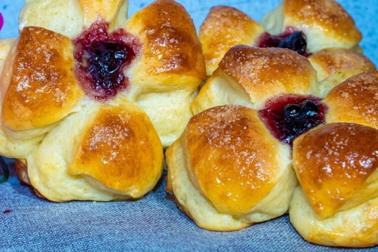 Cherry-Filled Cottage Cheese Buns with Vanilla