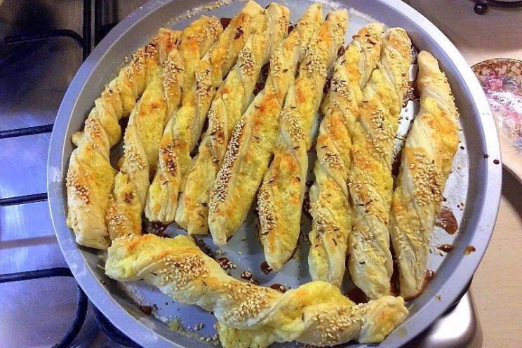 Quick & Tasty Puff Pastry Cheese Sticks