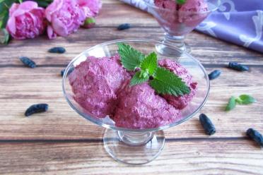 Cottage Cheese Ice Cream with Honeysuckle: A Refreshing Homemade Treat