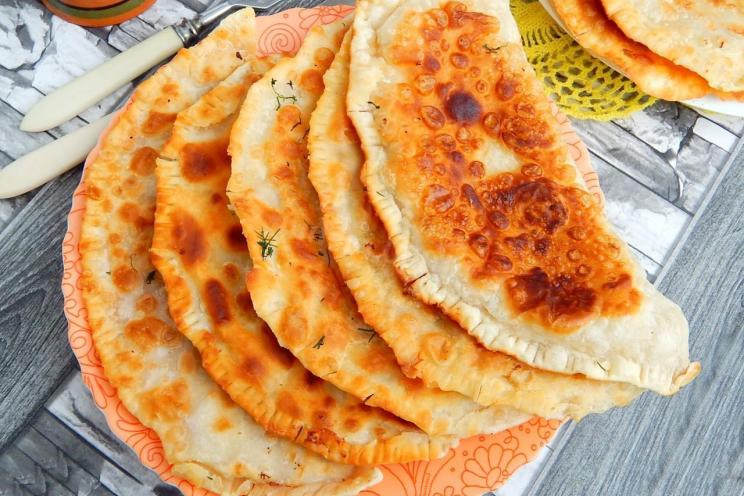 Golden Chebureks with Juicy Filling Golden Chebureks with Juicy Filling