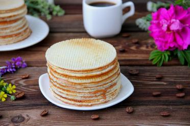 Caramel Stroopwafels: Crispy Dutch Delight
