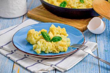 Quick and Easy Pan-Fried Cauliflower with Egg