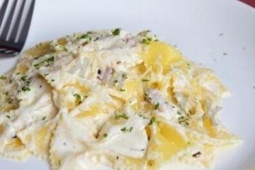 Creamy Chicken Farfalle: Easy 30-Minute Dinner