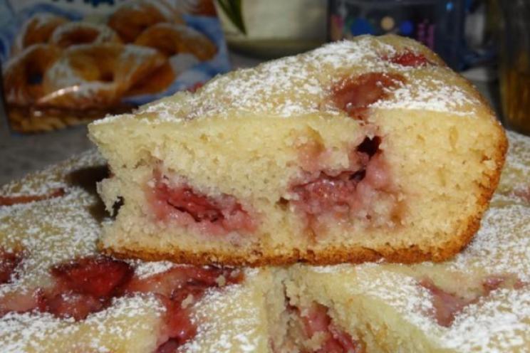 Easy Slow Cooker Berry Milk Cake Easy Slow Cooker Berry Milk Cake