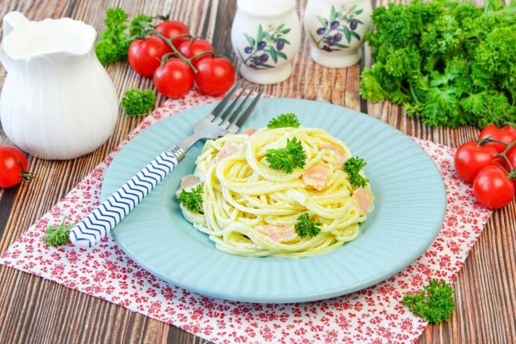 Creamy Bacon Carbonara Spaghetti