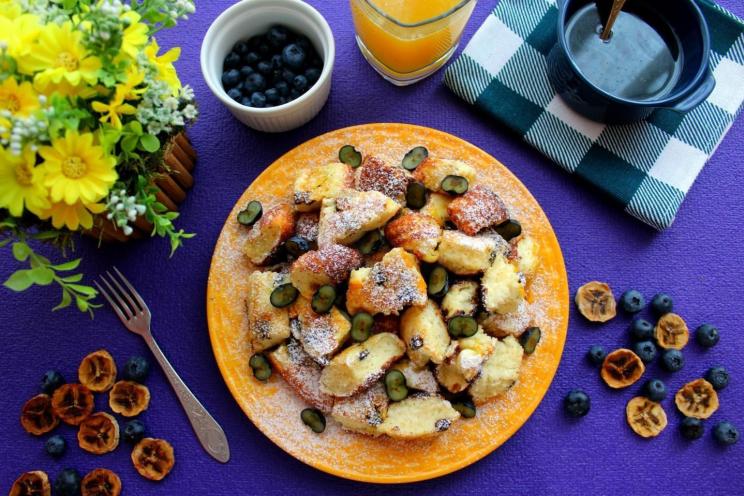 Austrian Blueberry Kaiserschmarrn: Fluffy Pancake Delight