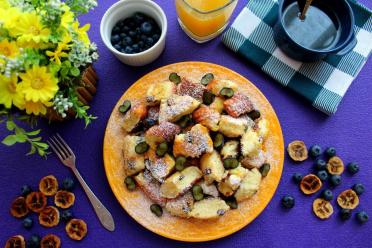 Austrian Blueberry Kaiserschmarrn: Fluffy Pancake Delight