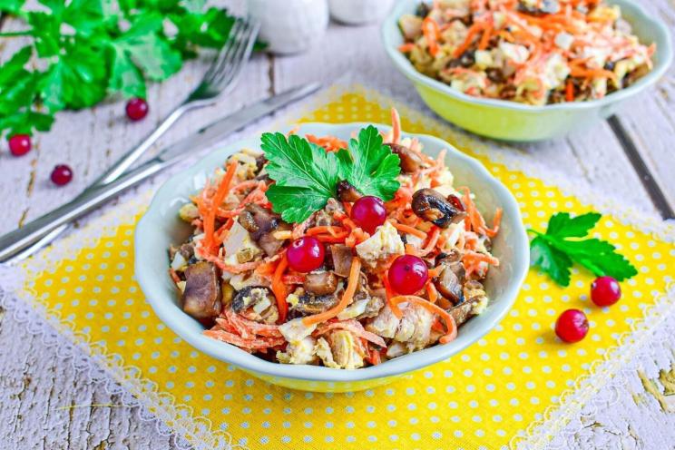 Chicken, Korean Carrot & Mushroom Salad