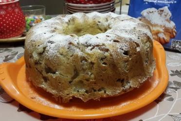Banana Raisin Cognac Cake