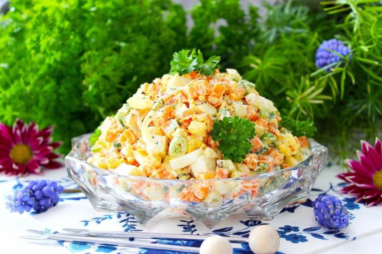 Quick Egg-Carrot-Onion Salad