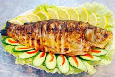 Grilled Lemon-Stuffed Carp