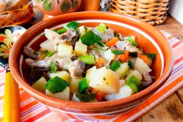 Stewed Gizzards and Potatoes: Quick, Easy, and Budget-Friendly