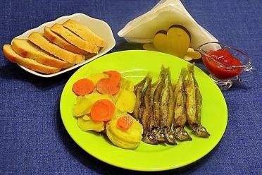 Baked Capelin with Potatoes