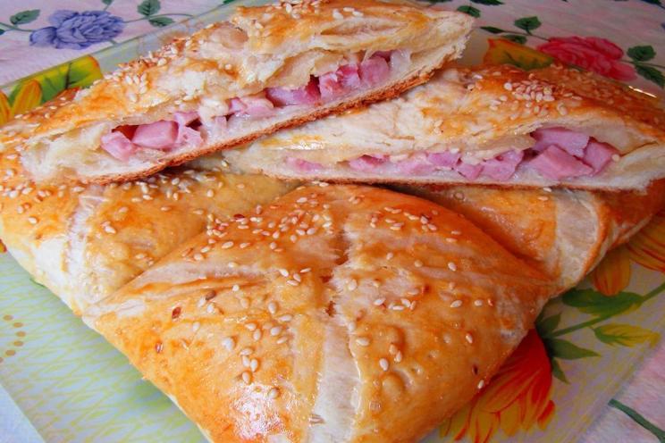 Ham and Cheese Puff Pastry Pockets