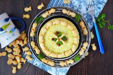 Quick & Tasty Canned Fish Salad with Crackers
