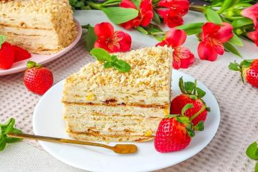 Delicious & Easy Curd Cake with Cream