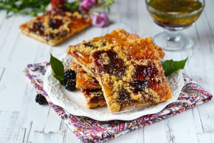 Triple-Flavor Viennese Jam Cookies