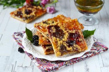 Triple-Flavor Viennese Jam Cookies