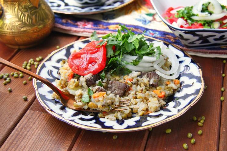 Uzbek Mashkichiri: Flavorful Mung Bean Pilaf