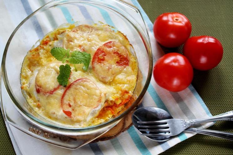 Oven-Baked Gourmet Pink Salmon with Stewed Vegetables