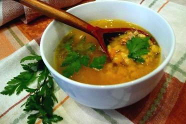 Hearty Russian Pea Soup with Turmeric