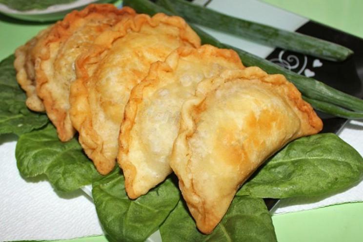 Juicy Two-Bite Ural Meat Pies (Posikunchiki)
