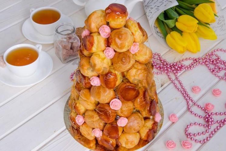 French Croquembouche: Profiterole Tower Cake
