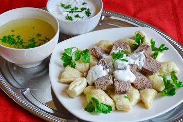 Dagestani Avar Khinkal: Flavorful Flatbreads with Meat and Broth