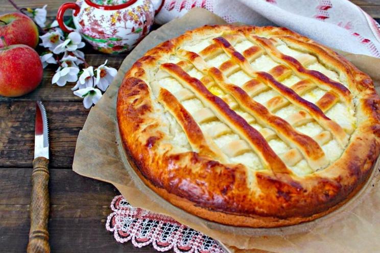 Cottage Cheese Yeast Dough Pie