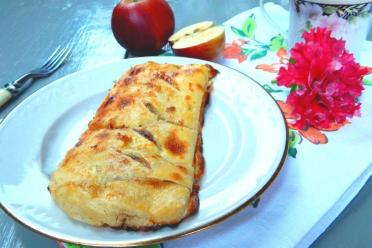 Easy Homemade Apple Puff Pastry