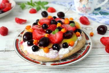 Fruit & Cream Flatbread Dessert