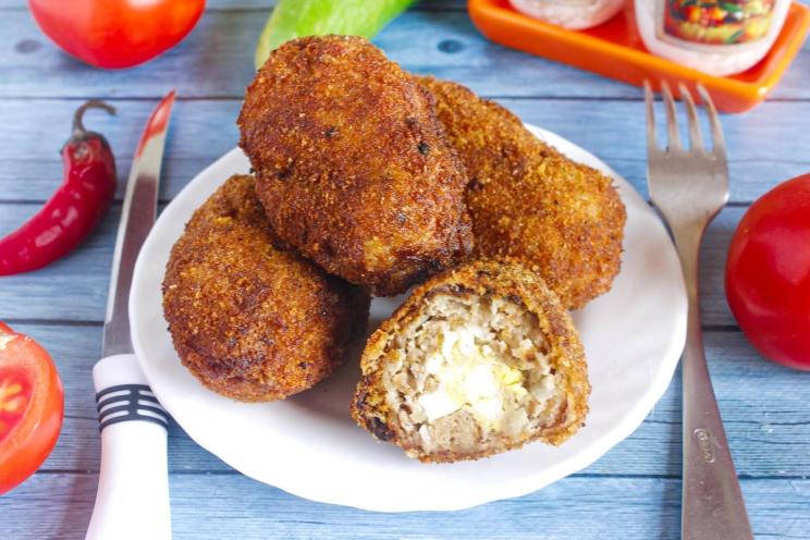 Stuffed Pork Cutlets with Chopped Egg Filling Stuffed Pork Cutlets with Chopped Egg Filling