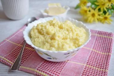 Slow Cooker Millet Porridge with Milk