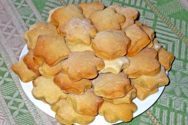 Cucumber Brine Gingerbread Cookies