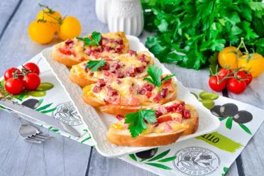 Oven-Baked Sausage and Bread Sandwiches
