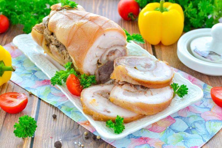 Oven-Baked Spicy Pork Knuckle Roll