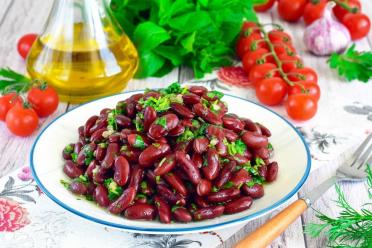 Garlic-Infused Beans: Quick, Tasty, Protein-Rich!