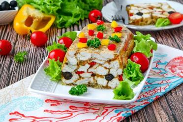 Baked Marbled Chicken with Peppers and Olives