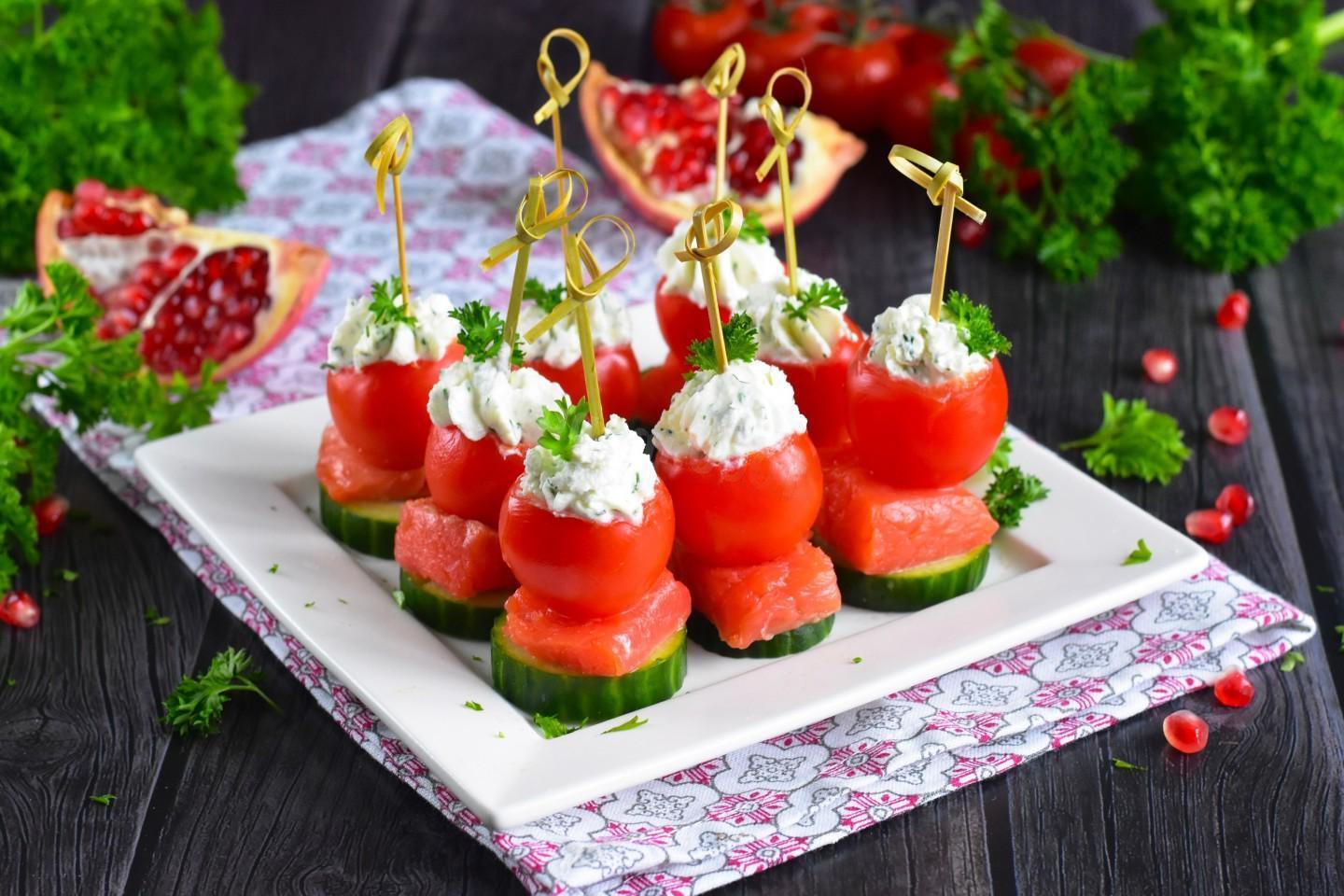 Red Fish and Cream Cheese Skewer Canapés Red Fish and Cream Cheese Skewer Canapés