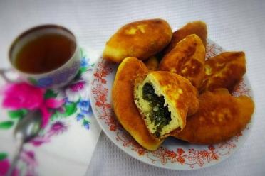 Sweet Sorrel Pies with a Wild Strawberry Twist