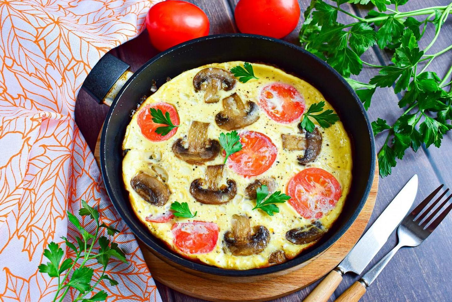 Mushroom and Cheese Omelette: Quick Breakfast Delight