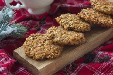 Banana-Sweetened Vegan Cinnamon Cookies