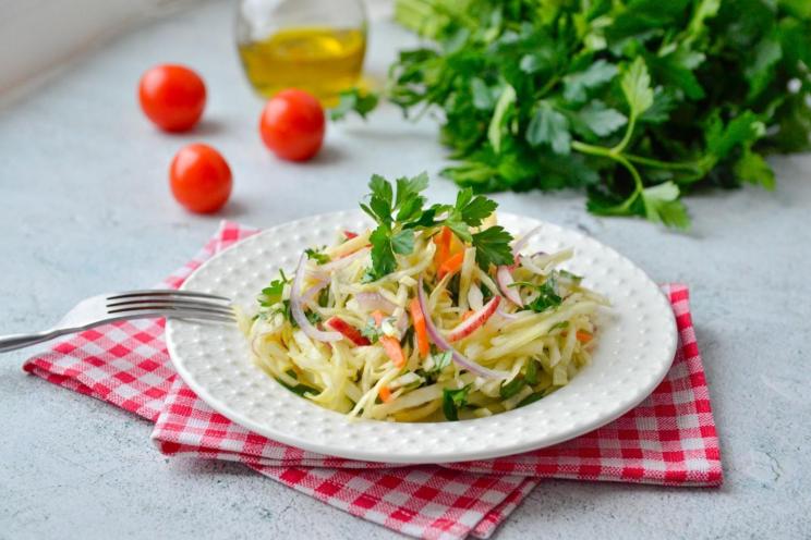 Fresh White Cabbage Salad with Apple and Sweet Onion