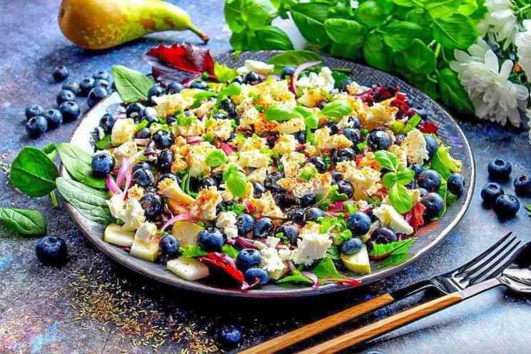 Vibrant and Delicious Goat Cheese Salad Vibrant and Delicious Goat Cheese Salad