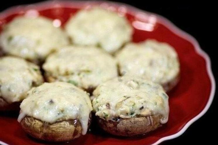 Cheesy Chicken-Stuffed Mushrooms