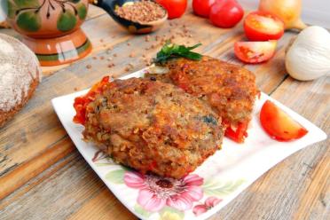 Oven-Baked Buckwheat and Minced Meat Cutlets